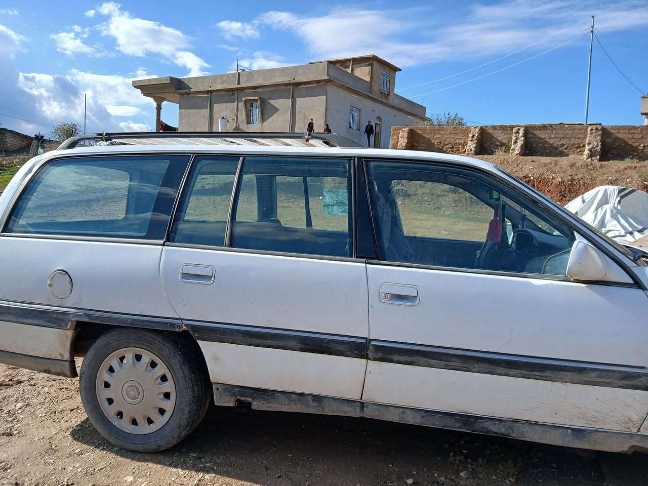 السلام عليكم
اوميكا استيشن للبيع موديل (1993) مكفوله كفاله عامه محرك وكير شرط طخم تايرات جديد شرط التحويل والوكاله 

السعر 35  بيها مجال بسيط

رقم صاحب السياره ***********
