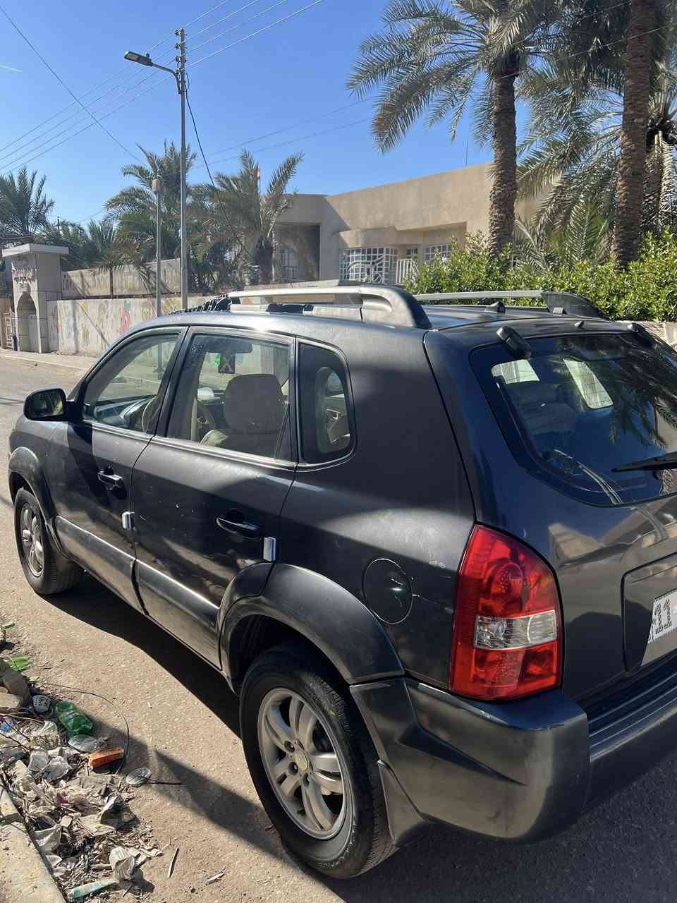 توسان وارد كوري مديل 2009 فول مواصفات فتحة رقم دولي مشروع وطني سنويه وهزه جديده شرط تحويل محرك 2000 دوش جديد كير كفاله حداديه عامة جديده تخم تاير جديد كهربائيات كلها شغالة سياره جديده توني شاد دوشمه جديده وشاشه ولايت زنون سياره جاهزه ما تصرف عليها شي كفاله من الضربه و التبديل و البارد فقط بيها صبغ وارد كوري ما ينكفل من الصبغ العنوان بصره السعر 90 هـ***********
