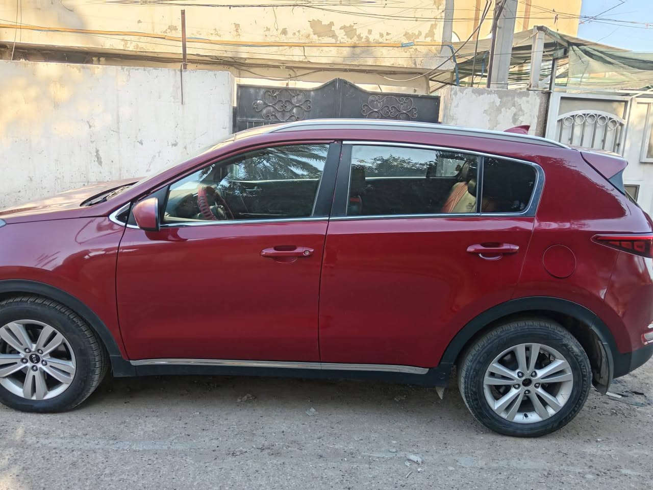 سلام عليكم سبورتج موديل 17امريكي حادث جاملغ وباب جهة سايق وبل عراق نفس حادث
السعر 140وبيها مجال مكان بغداد الحرية 
شراي الاتصال علة رقم ***********
