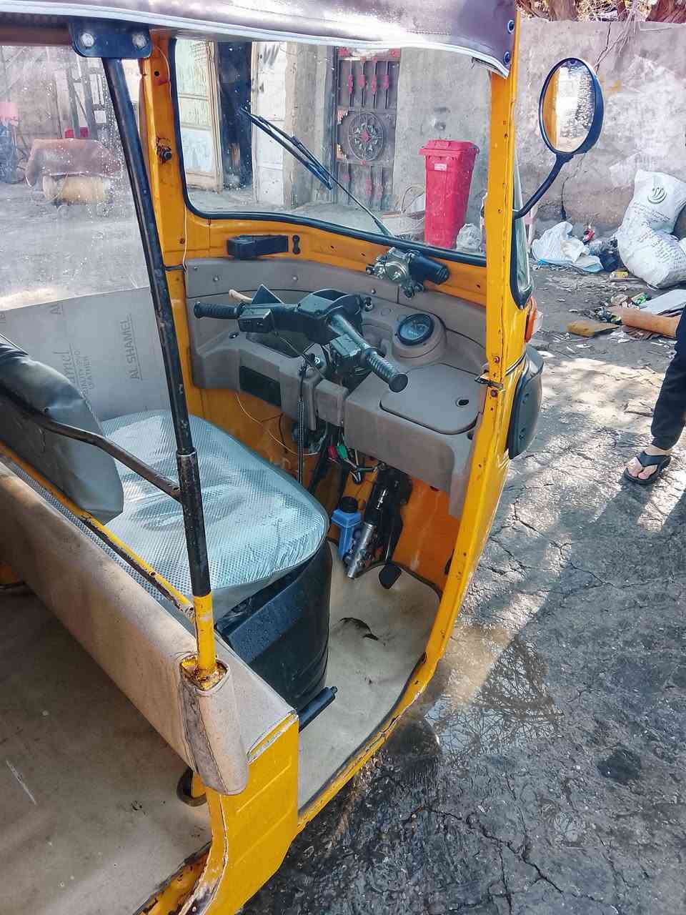 سلام عليكم تكتك 2019/11/29 داخله بلا 20 نضيفه التكتك وخير من الله مكاني بلديات مقابل نادي صناعه السعر 6 وربع وبيه مجال حك الجيه رقم الهاتف  ***********
