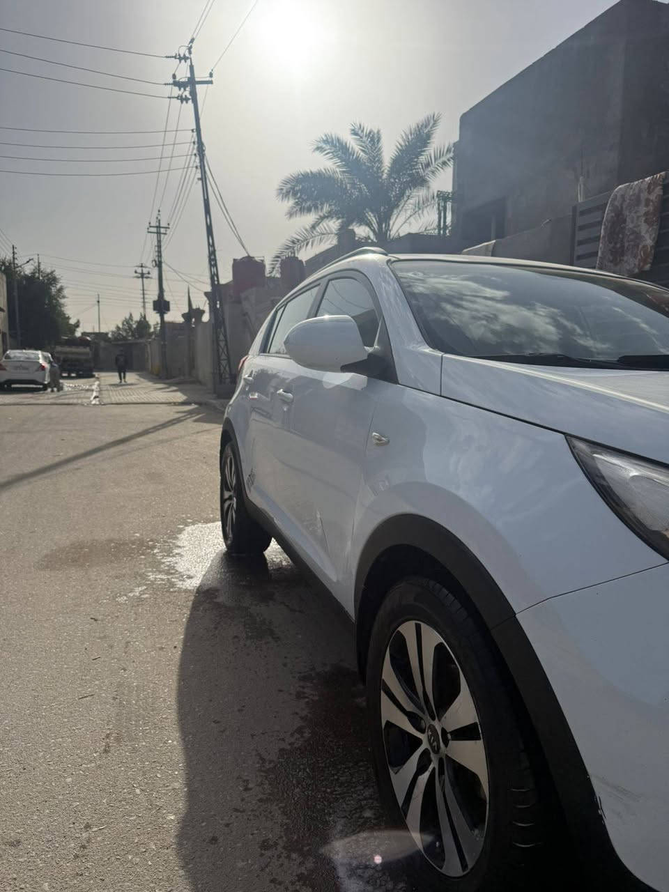 السلام عليك كيه سبورتج 2014 السياره كفاله رقم بصره الدولي السياره حيل جديده ماشيه 88 الف سبيرها مانازل بيها بارد بسيط بلباب محرك وكير كفاله تخم تاير حيداديه مانقصها برغي
مكان السياره البصره الزبير 
سعرها 160 وبيها مجال
***********
