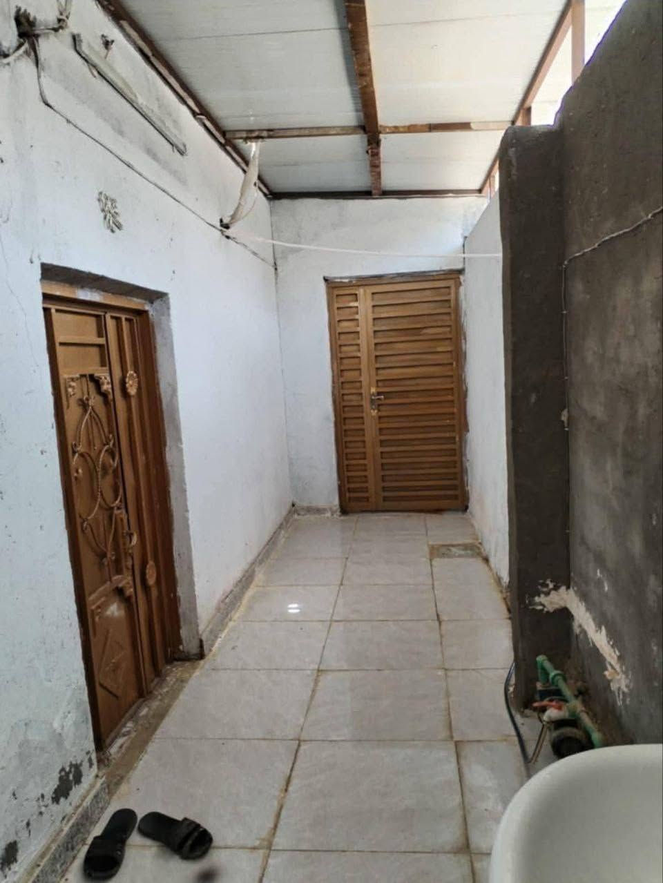 بيت زراعي منطقه ام العصافير قرار محكمه مساحته150متكون من غرفتين وصاله وبراني سعر27شراي تصل ***********
