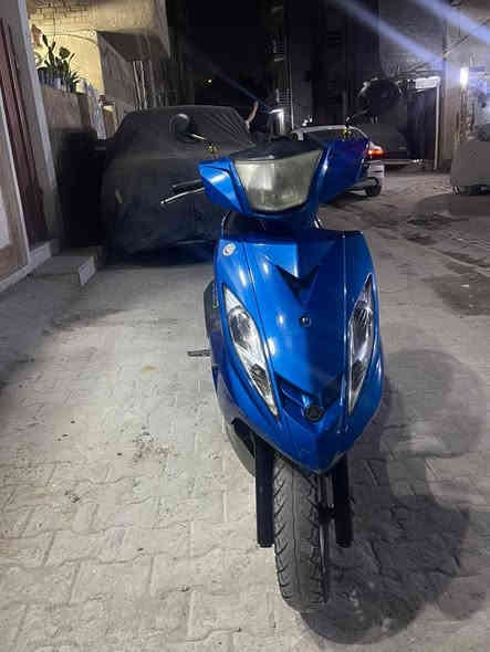 دراجه جي تار للبيع موديل 2014 الدراجه مكينه كفاله خارج نضافه 80 /100 كفرات بيها شخوط ادراجه شلعه ومعدل تخبل عداد تلث الاوان ماشيه 23 الف دراجه مال رمبه السعر مليون وميه المكان بغداد الحريه لاستفسار على الرقم بي واتساب ***********
