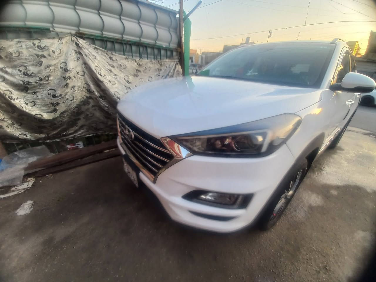 السلام عليكم توسان خليجيه شركه القاصد باسمي ماشي 94 سعر 180 ***********
