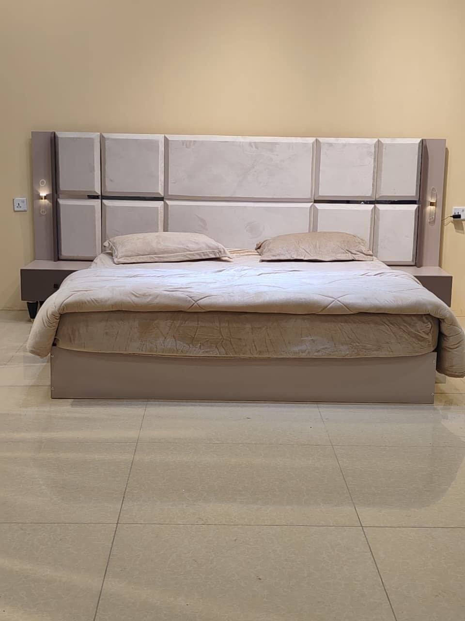 بسم الله
غرفة نوم ناز ابواب 7 قطع معمل اصلي درجة اولى📢
نفس الصورة بالضبط💯
برغي وجوي حديد
سرير جك خزان 
نرمايد هيدروليك 
سكك ثلاث مراحل  
متوفرة بلون كريمي
كنتور 6 باب قياس 225سم✅
ملحق كنتور 2 باب 75سم✅
سرير 180*200✅
كومديات عدد 2✅
ميز تواليت✅
مراة قيافه✅
السعر  900 الف 
خدمه توصیل متوفر
للحجز مراسلتی
العنوان//بغداد


**إذا كنت صاحب هذا الإعلان وتريد حذفه لأي سبب، رجاءا أرسل رسالة إلى الدعم الفني**