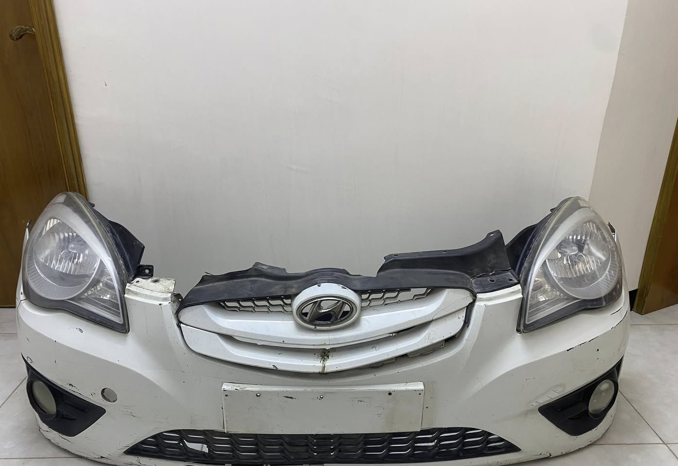 السلام عليكم 
اغراض حاوية مال اكسنت موديل 2007_2011 منغولي نفس الي بالصورة :  

 * دعاميات امامية + خلفية 
*زوج دوسات 
* زوج مازدات
*  زوج بطاين يسار ويمين 
* بك لايت ايمن  حاوية
* شباك امامي  

 للاستفسار عن السعر  التواصل عالرقم والخاص لان كل غرض وسعره 
*********** 
 *********** واتساب
