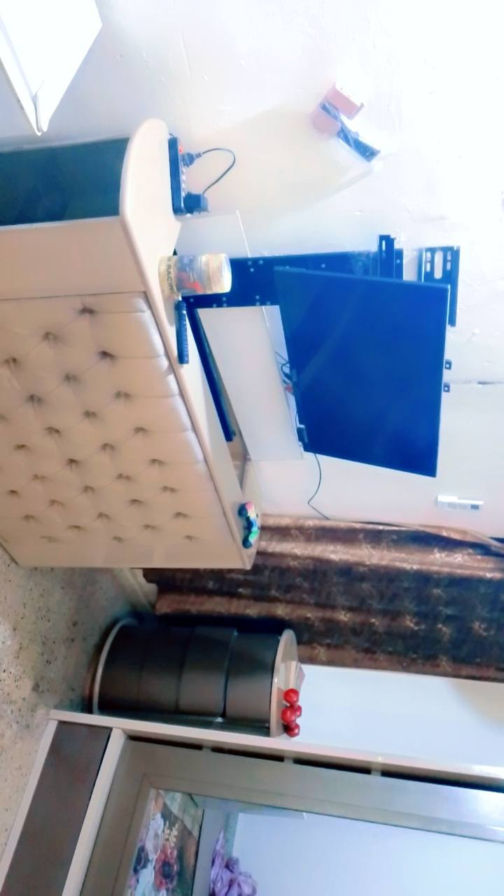 غرفة نوم تركيه مستعمله شي بسيط 500 وبيه مجال للشراي 8 قطع العنوان بغداد البياع متواجد وتساب ***********
