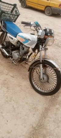 دراجة • بأوراق • للبيع