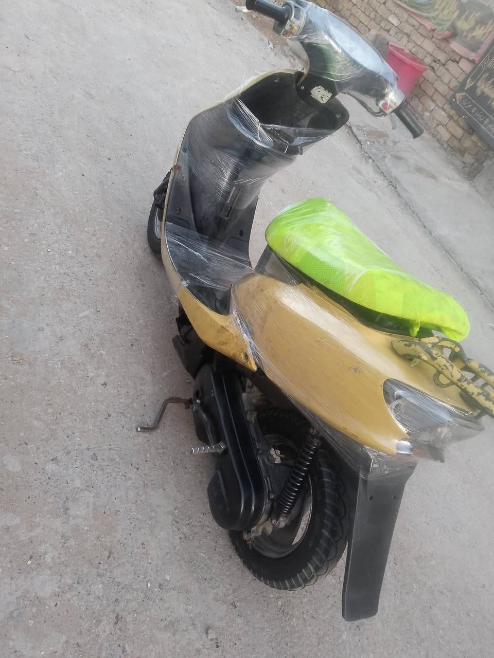 دراجه عصفوريه سرعه 60 تشتغل سلف وهندر اي وقت نقص بيهه 
سويج واشاير لايت شغال دبلات شغاله سعر 150مكاني بغداد مدينه الصدر شراي يتصل ***********بيه واتساب
