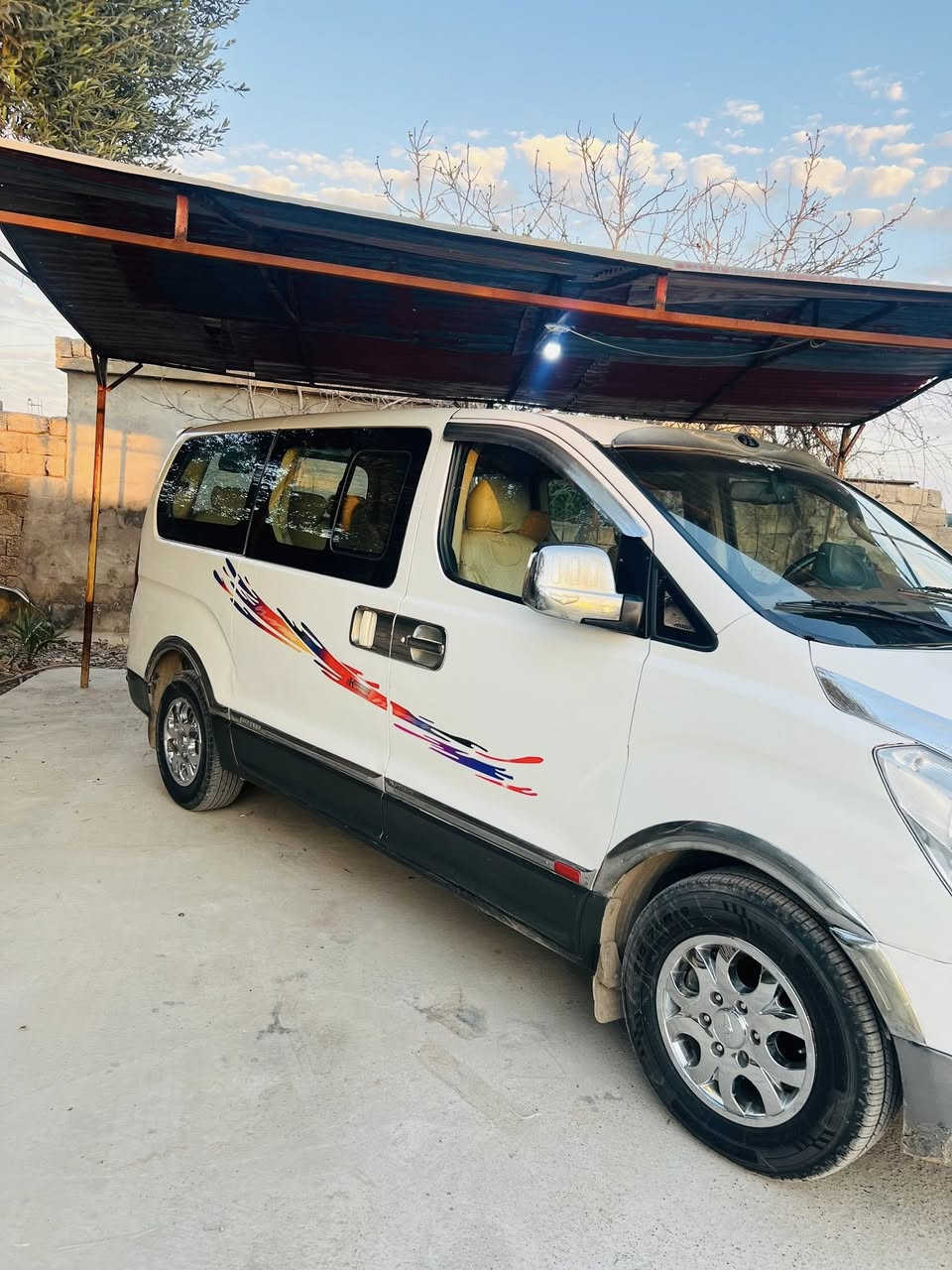 السلام عليكم ستاركس 2009 رقم قادسيه نگليزي سنويه لل٢٨ كير محرك اكسن تواير تبريد تدفئه صدر كله شرط سياره جاهزه شغل السعر 130 وبيها مجال بيها صبغ بل جاملغات الوره بل هلالات فقط للتواصل ***********مكاني بشرقاط
