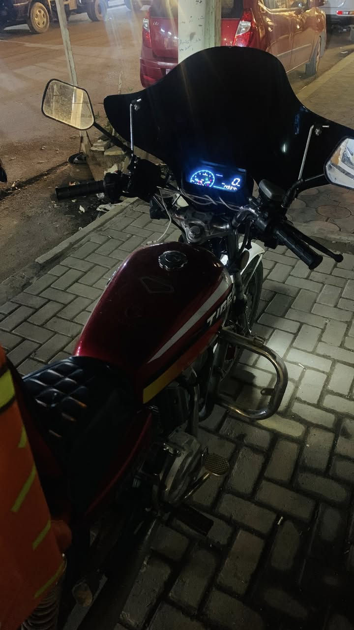 السلام عليكم ، دراجة تايكر 2021 دراجة نظيفة مرقمة بغداد للبيع او مراوس سعرها 1،550 وبيها مجال , ***********
