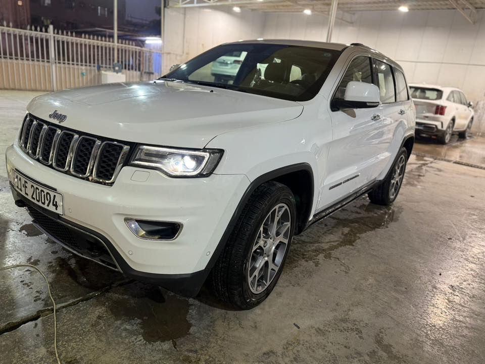 جيب خليجي 2019 لمتد وكاله ليث العبيدي فول مواصفات  ماشيه 51 سياره مكفوله عدا بارد بسيط جدا خلف باب السائق بالاضافه الى دوسات كهربائيه على فتحه الباب . 
حساسات اماميه خلفيه وتوقف ذاتي 
صندوك ومري  كهربائ 
3 شاشات امامي خلفي 
تسغيل عن بعد
بصمه 
بانورما 
لد نهاري
كروس سرعه 
كشن كهرباء
كشنات حار بارد 
ويل كب 20
حساس امامي خلفي
داخل 
اوفوايت

***********
