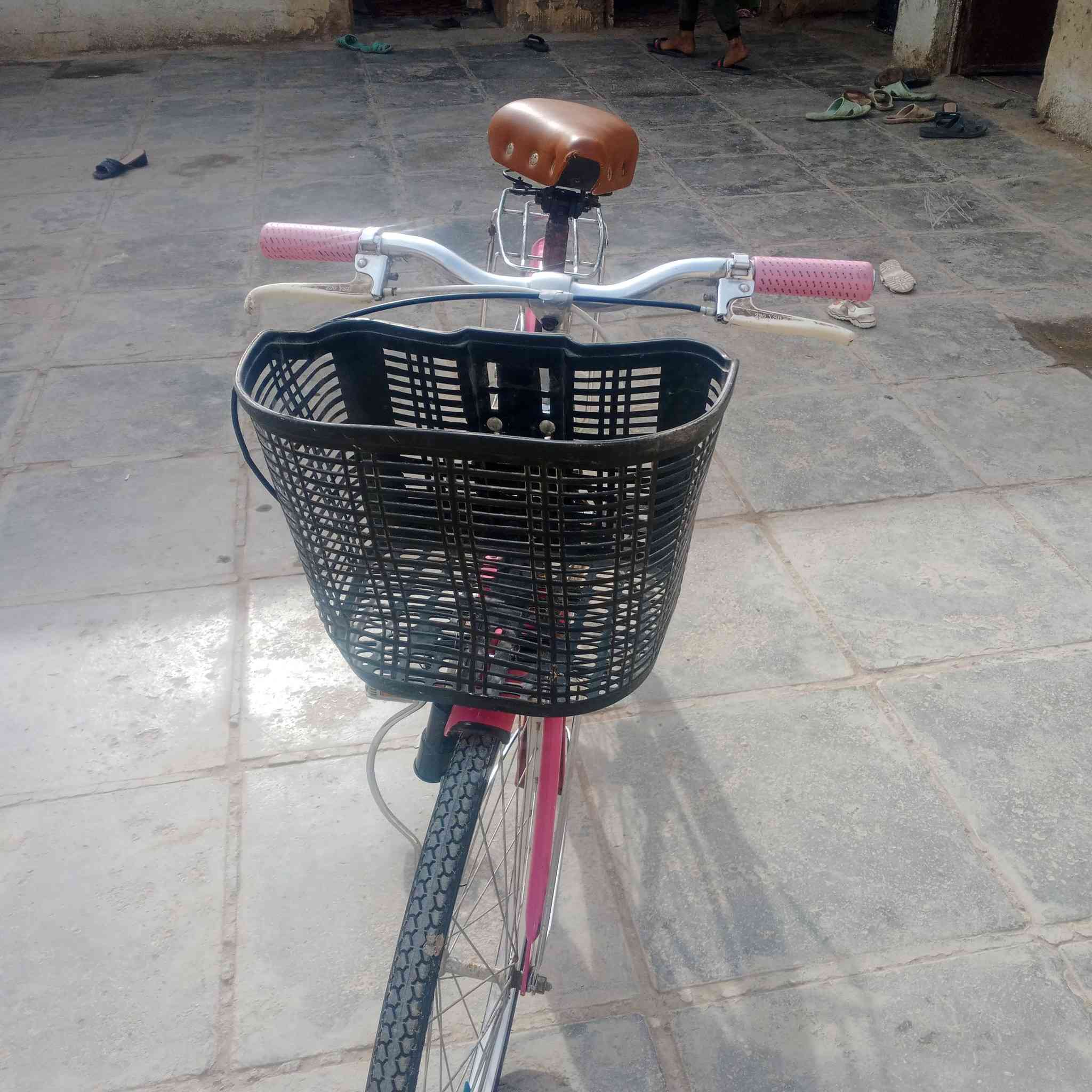 السلام عليكم
بايسكل للبيع موديل 2017
حجم 24 السعر 75 وبي مجال 
مكاني شاميه


**إذا كنت صاحب هذا الإعلان وتريد حذفه لأي سبب، رجاءا أرسل رسالة إلى الدعم الفني**