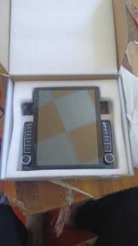 شاشة سيارة • مستعملة • البصرة حي الأصدقاء