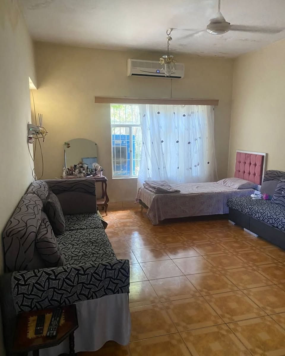 🏠اعلان اعلان
دار للبيع
موقع مميز
~~~~~~~~~~~
طابو ملك صرف
~~~~~~~~~~~
دار قديم قابل للسكن
~~~~~~~~~~~~
📐المساحه:-200 م
📐الواجهة :-10م
~~~~~~~~~~~
📍الموقع :حي المنصور موقع مميز
بين طريق بغداد و شارع القدس
~~~~~~~~~~~
💸السعر :-علق ب(تم) يوصلك السعر
~~~~~~~~~~~
الطابق الاول  يحتوي:-
كراج +حديقه +استقبال +مطبخ +
غرفتين نوم+هول +صحيات
~~~~~~~~~~~
للاستفسار اكثر الاتصال على
***********📱
~~~~~~~~~~~
نستقبل جميع العروض 
🏠السكنيه  🏛️التجاريه
