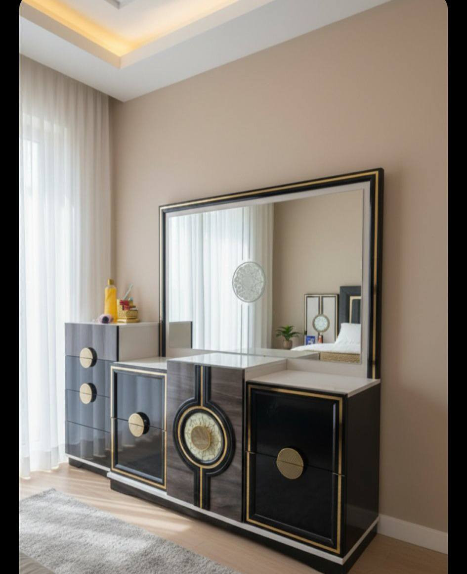 السلام عليكم غرفه تجنننن تركيه ٨ قطع مع مرايا طويله اضافيه ضامتها ضخمه ونازكه بنفس الوقت 
بلعافيه ع الياخذها ع النضافه والنزاكه لأن اريد انتقل مستعجله عليها 
*********** 
بغداد مدينه الصدر
