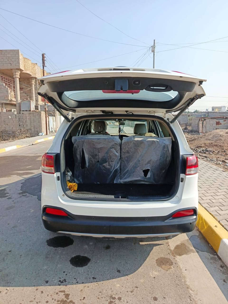 السلام عليكم
سورنتو خليجي موديل ١٨

بغداد مشروع وطني ماشيه ١٠٥ مواصفات الخليجي معروف بصمه +أبواب + صندوك كشتات جلد كشن السائق كهرباء كامره تحكم فول 
السونار موجود بلمنشور فقط الجاملغ الخلفي بيه صبغ ايضا المحرك مفتوح اخوان الكل يعرف محرك السورنتو يصير بيه رخاوه بلكورات اني صار عدي نضوع دهن من الكورات ونطريت افتح المحرك  الله يشهد اي قطعه متبدلت منه فقط واشرات الكازكيت ورجع زيرو 

السياره بسمي مكان السياره بغداد الحسينيه 

***********

السعر ٢٤٠
