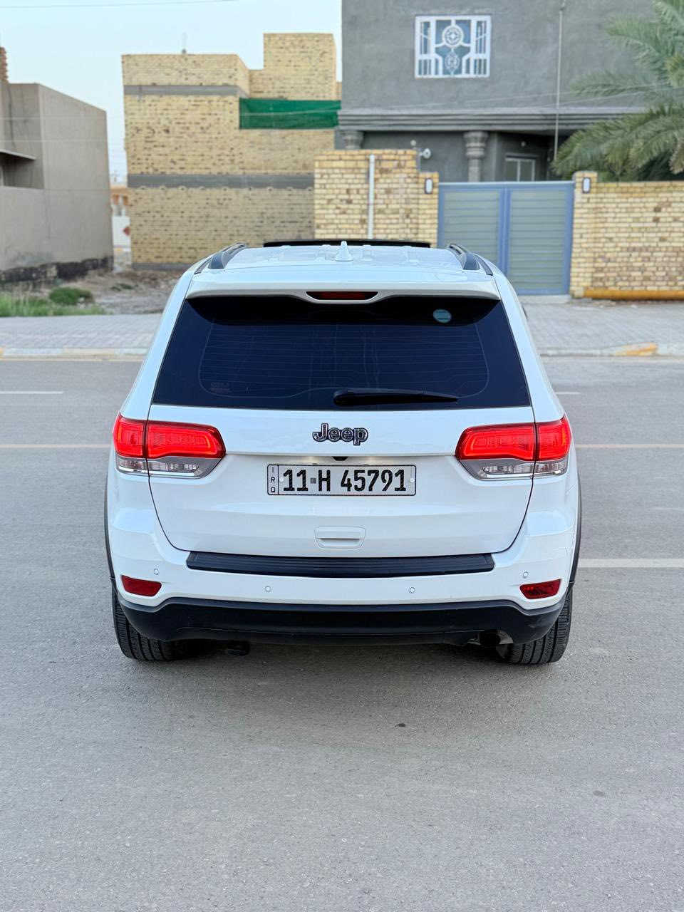 للبيع جيب 2019خليجي رقم بغداد دولي بسمي هزة جديد تحويل مباشر سيارة بيها جاملغ امامي مبدل وكاله شرط صار بيه شخط وبدلته وكالة نفس اللون 100‎%‎ والباقي كفالة ع سونار مكينة كير تخم تاير حدادية 100‎%‎مال جناي استخدم شخصي ماشية 125Km فتحة حساس كامرة تشغيل عن بعد فول موصفات زراك لايت مبرمجه السياره مراوح وفتح سرعة شرط الف متصرف عليها العنوان واسط السعر 239وبيها مجال للاستفسار ***********
***********
