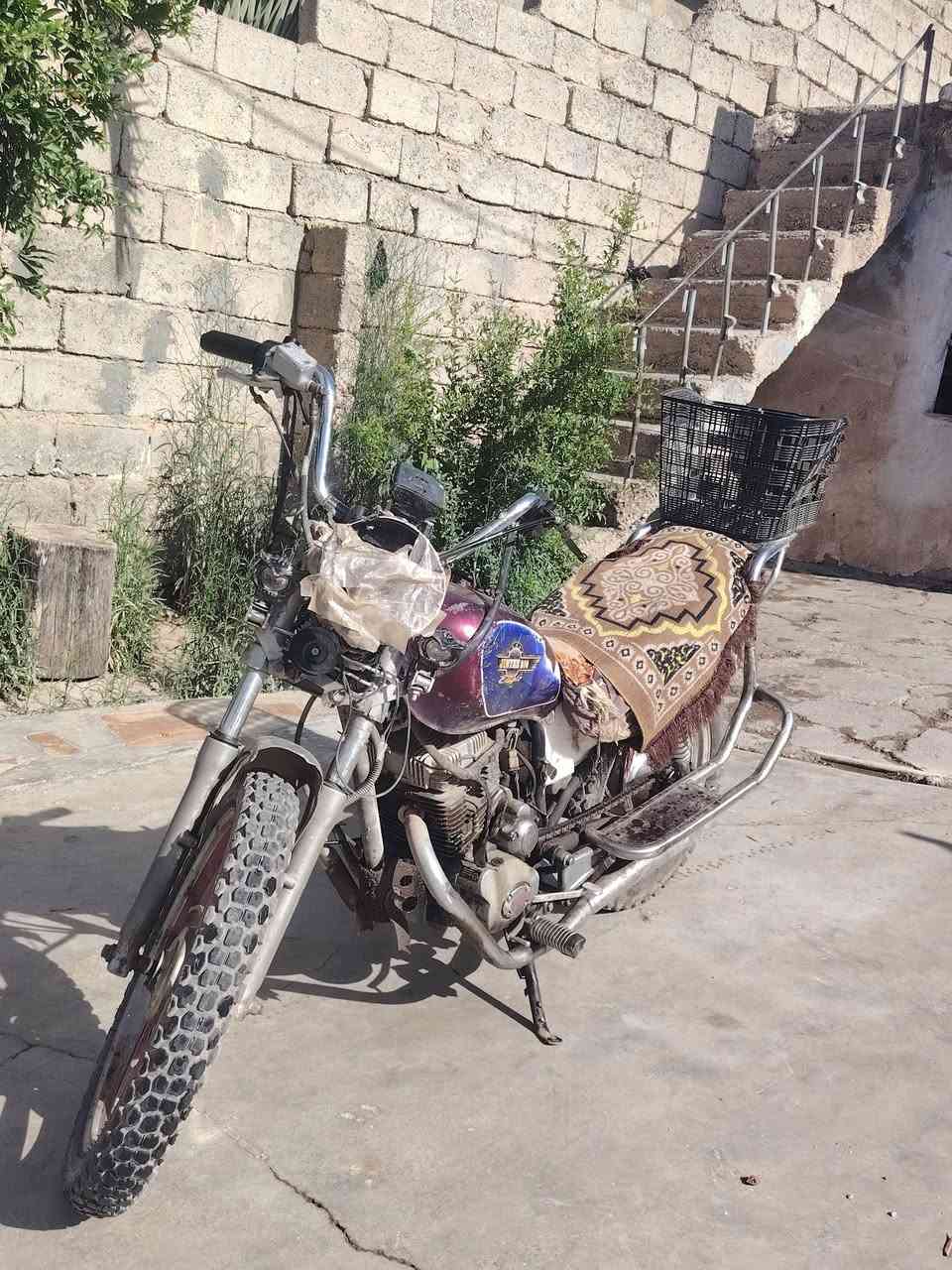 موطور جني للبيع السعر200  وبي مجال شي قليل للستفسار ***********

