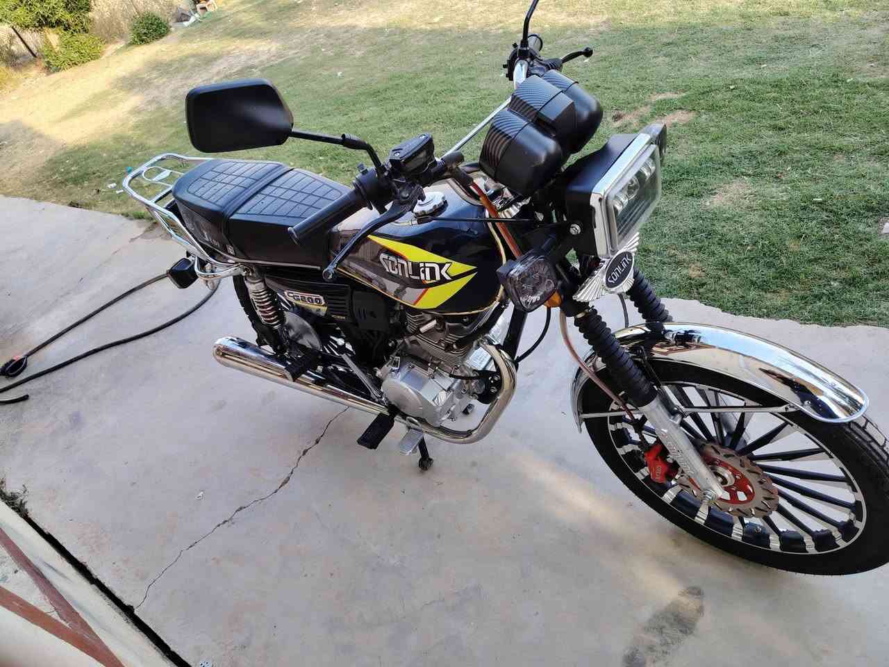 للبيع دراجة سيفان موديل ٢٥ دراجه جديدة ماشية شي قليل محرك 200 دشبول شاشة عرض فيديو كهربائيات كله فول اوراق كارتونيه ومنفيس ومكاتبه مال معرض فقط بدون كمرك مكان بغداد المدائن سلمان باك سعر ٨٥٠ وبيه مجال للاستفسار *********** واتساب الموشراي لايتصل ولا يعلق لحد يكسر بحلال العالم
