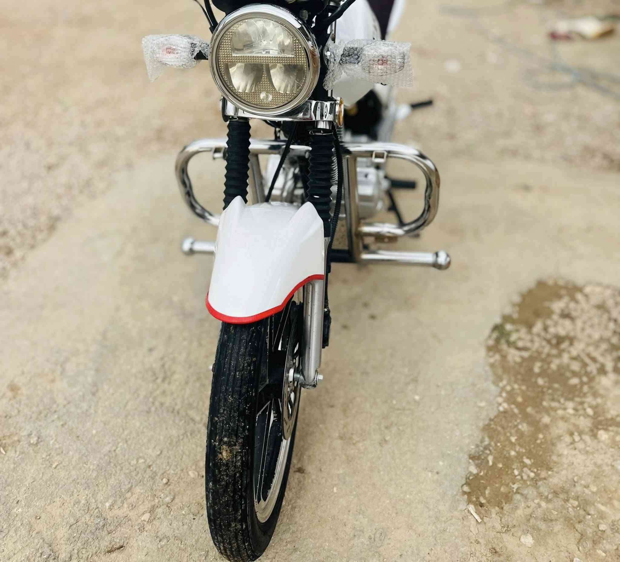 السلام عليكم هايوشه ٢٢ نضافه فول محرك وكير كفاله بصمات ورقه وسويجً مراوس بسولنك وترهم بيع  مكاني القائم حصيبه تفاصل خاص السعر ٧٥٠وبيهاً مجال


**إذا كنت صاحب هذا الإعلان وتريد حذفه لأي سبب، رجاءا أرسل رسالة إلى الدعم الفني**