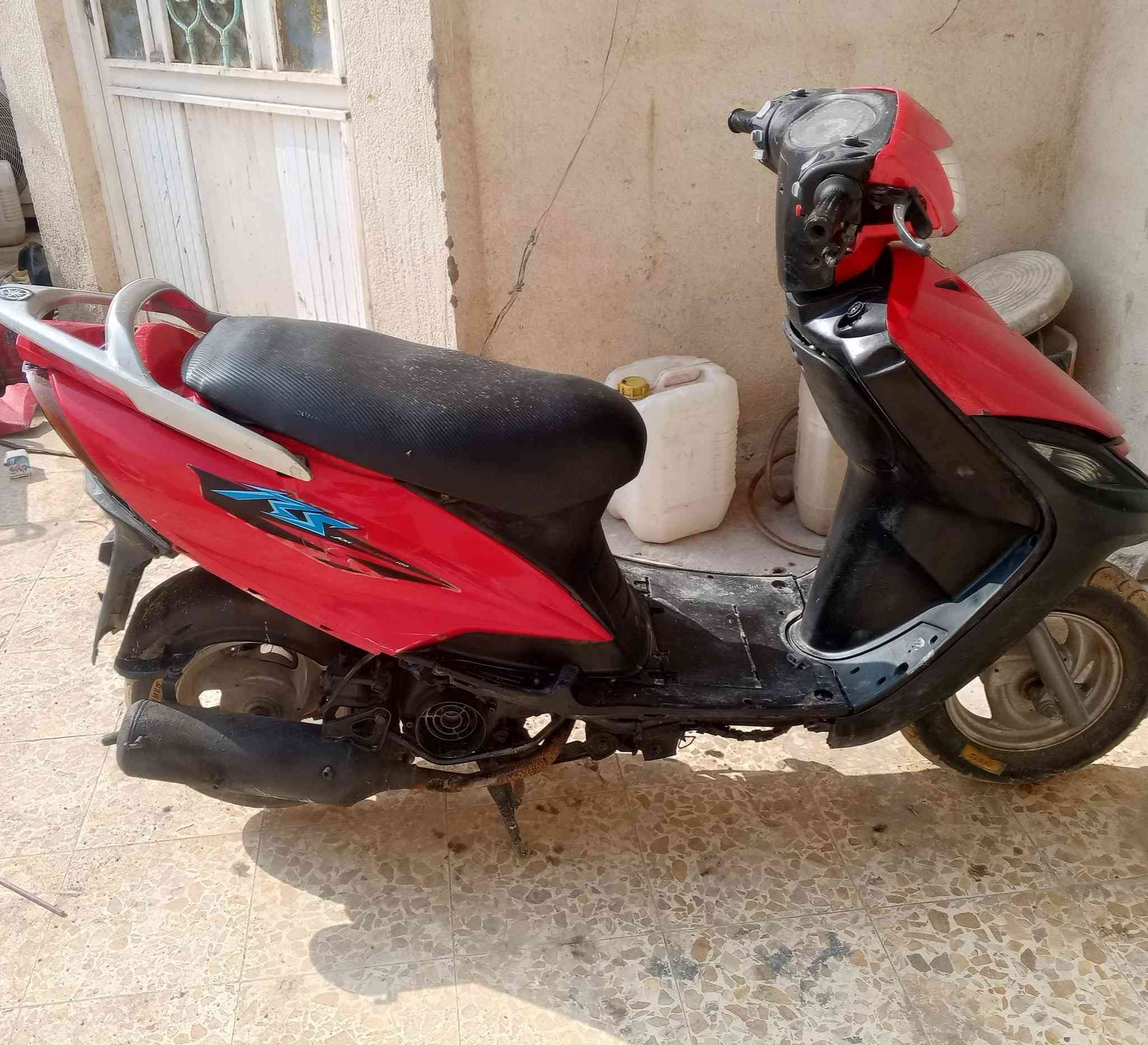 دراجه ماكس140ياباني (ثعلب)
دراجه مكينه كفاله ما مفتحه الدراجه كامله السعر575و بيها مجال اراوس ويه بوليس أو ماكس عدله أو منغولي الرقم(***********) رجاء رجاء رجاء المو شراي لا يتصل
