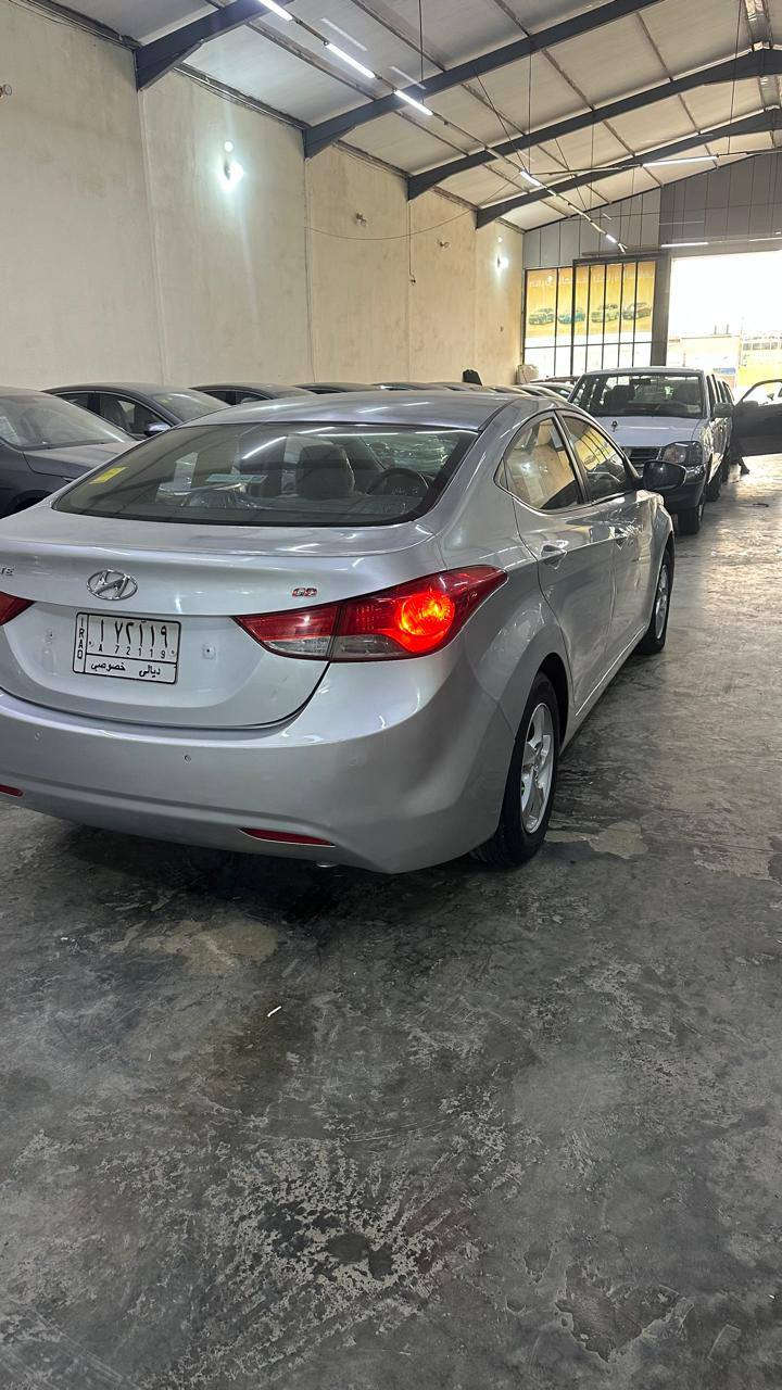 إسلام عليكم شباب عندي هونداي أفانتي موديل ٢٠١٤  بيها قطعه وحده صبغ فقط الباقي مكفوله كفاله عامه رقم ديالي شرط التحويل مكينه جديده.     ١٦٠٠   مال   حاويه تخم تاير صدر تبريد خير من الله سعر 95/$
***********
