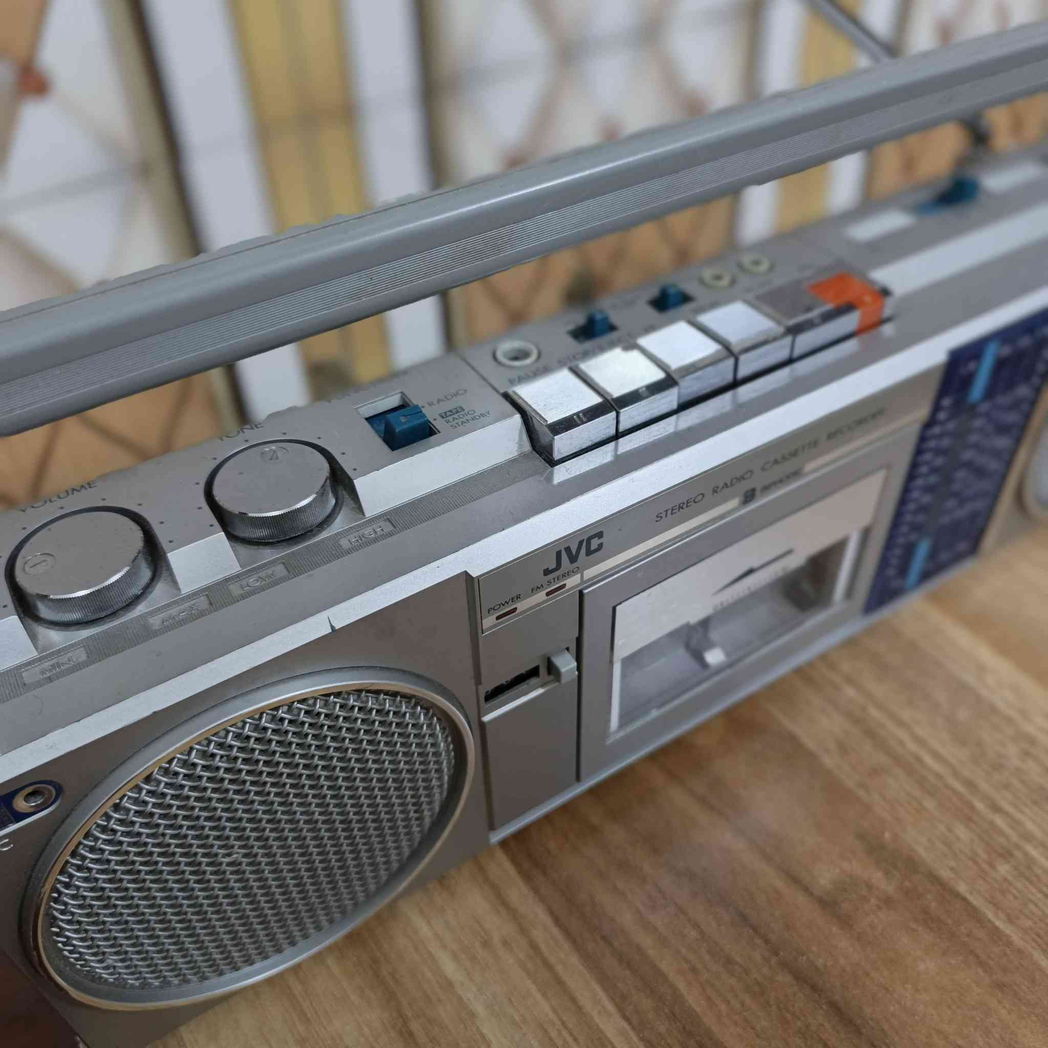 مسجل راديو📻 JVC ياباني أربع موجات
مضخم صوت منقي تصفية موجات أيضا.. ملاحظه يحتاج قايش
السعر 55الف عنواني بغداد


**إذا كنت صاحب هذا الإعلان وتريد حذفه لأي سبب، رجاءا أرسل رسالة إلى الدعم الفني**