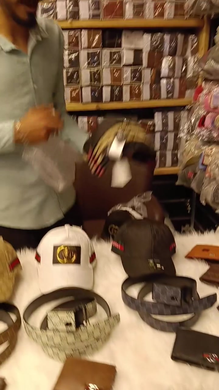 الي هتشوفه عندي مش عند حد


**إذا كنت صاحب هذا الإعلان وتريد حذفه لأي سبب، رجاءا أرسل رسالة إلى الدعم الفني**