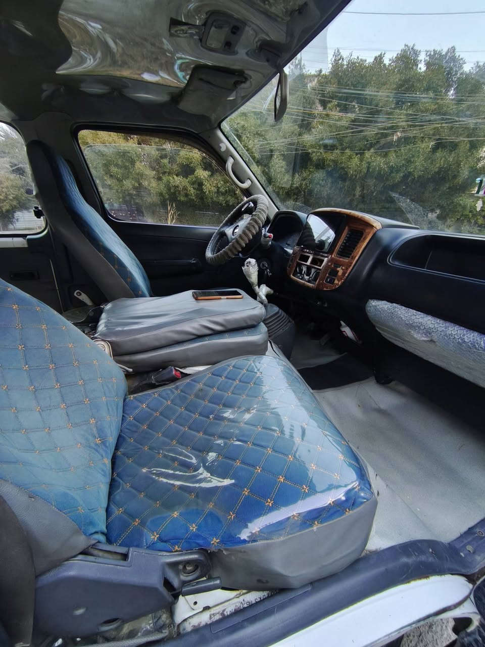 سلام عليكم نيسان يورفان 2009 رقم انكليزي بغداد كير ومكينه كفاله تحويل مباشر ثاني يوم كامره خلفيه وشاشه صدر جديد تخم تاير جديد بيها شبر يم باب السلايت ضربه معمره والباب الخلفي رصعه موضحه وضربه بلغد  راجعه بارد السعر 125 وبيها مجال 
العنوان ابو غريب النصر والسلام 
***********
***********
