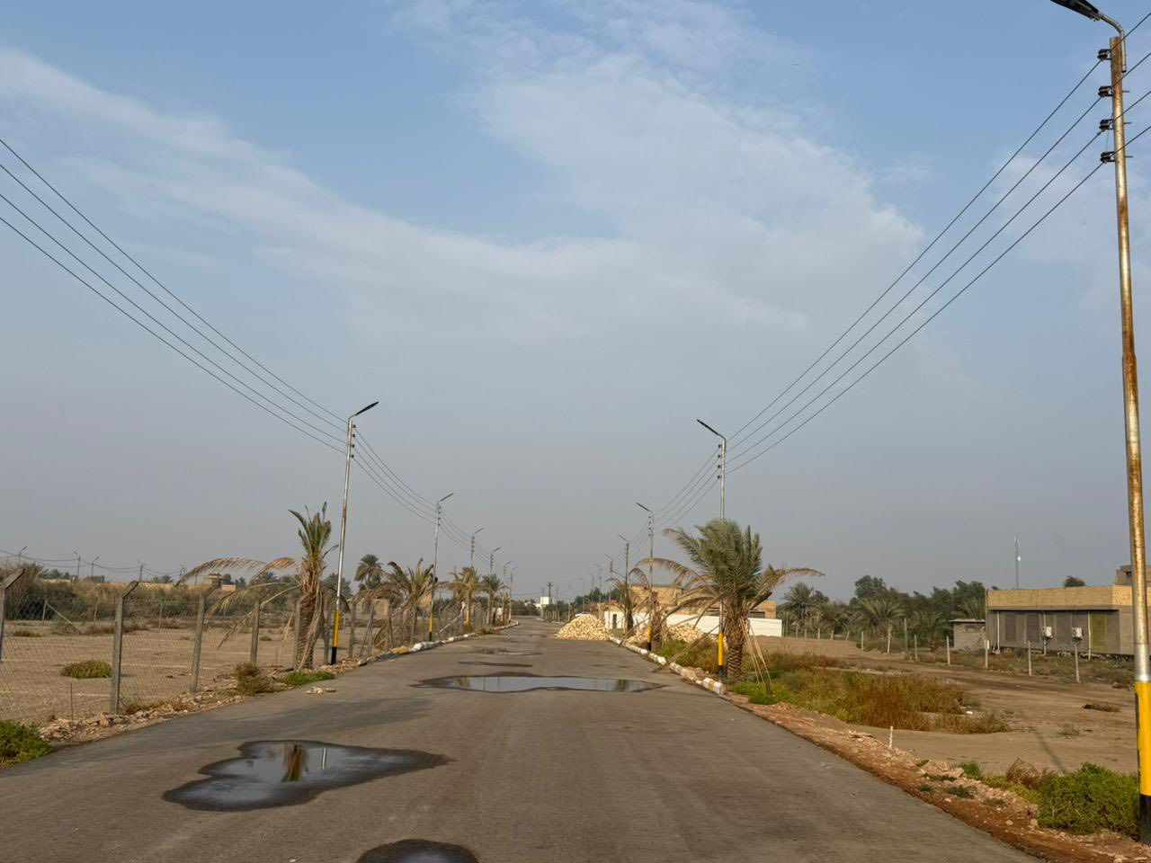 سلام عليكم عرضه لبيع مسحته ٢٠٠متر سند ٢٥خدمات كامله عله شارع عام نزلت زبيد دغاره سعره جده منسبه تحياتي لكم حبتي تواصل (***********)
