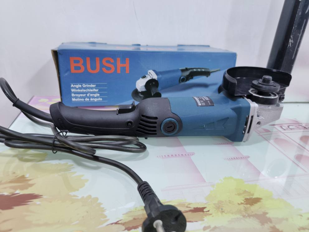 دريل شحن اصلي عده كامله مع شاحن وبطاريات 2 سعره 30 الف 
دريل كهربائي اصلي 25 الف 
كوسره اصلي 25 الف 
المكان كربلاء *********** كربلاء, العراق
