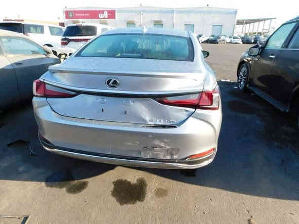 لكزز es33h Beast موديل 2025 .. للبيع ..
وارد امريكا حادث بسيط جدا بالجملغ ومبدل جديد .. سيارة كلها انظمة ومواصفات .. ماشية ٣٦٥٠ كم .. يعني زيروا ..

السعر ٣٣٠٠٠ 

للاتصال ***********
