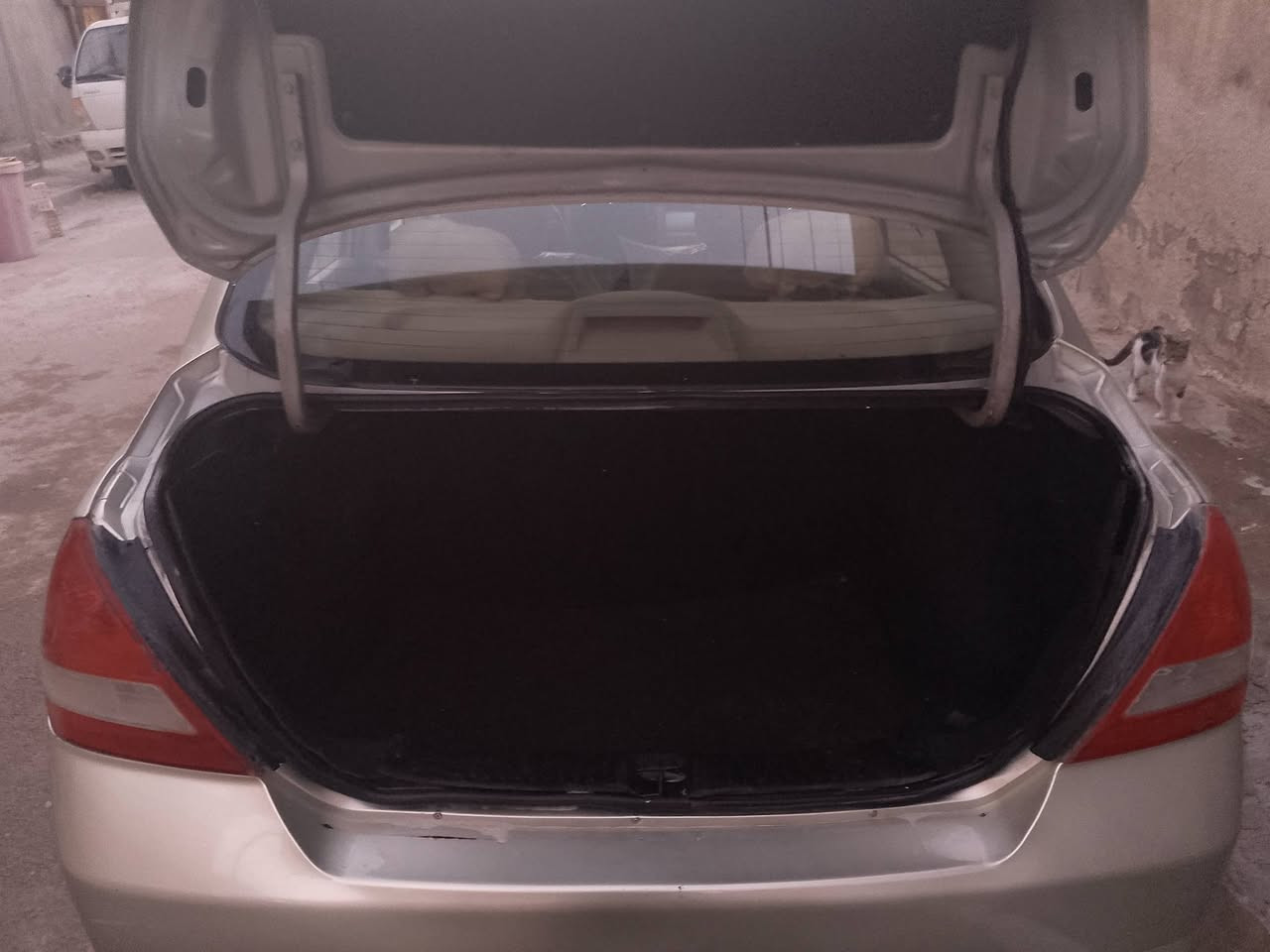 سلام عليكم نيسان تيدا موديل 2006محرك 1600كير اوتو تبريد 
صدر أمام عام جديد وخلفي جديد تخم تأيرات امامي جديد 
رقم انكليزي مميز موضح بل صوره 
هزه جديده سنويه جديده بااسمي 
مصبوغه حزام عنوان شهداء البياع سعر 72وبيه مجال
***********
