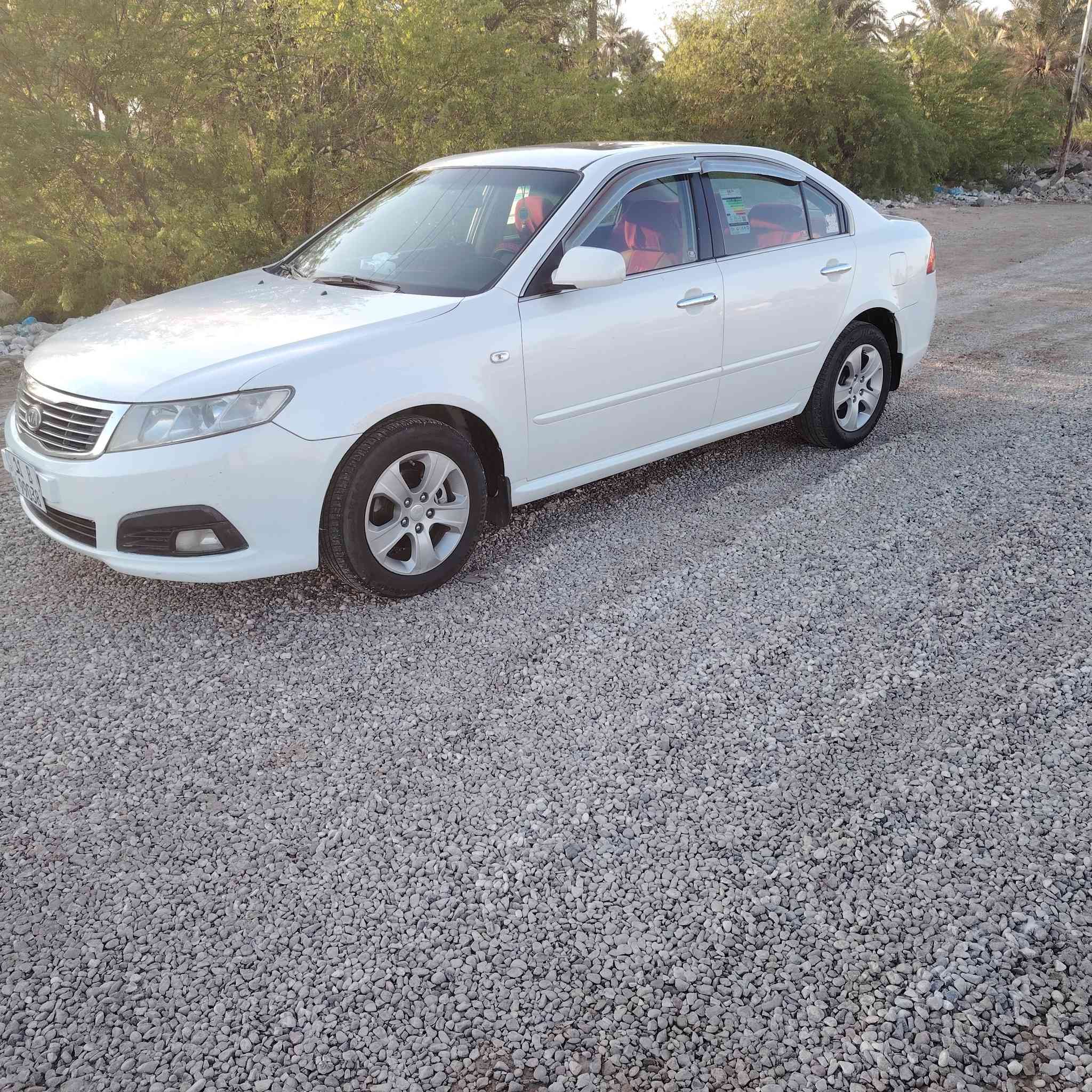 السلام عليكم 
كيا اوبتيما 2009 خليجي كفاله عامه 
گير محرك 2000 دوش مكفول 
فتحة قماره اشاير جانبية تحكم ستيرن 
تخم تاير كهربايات جاهزه كلها 
سياره حلوه متخسر عليها ربع 
اللون ابيض صدفي 
رقم بغداد بسمي ثاني يوم تحويل 
السعر 135 وبيها مجال قليل 
المكان واسط قضاء الحي 
***********
