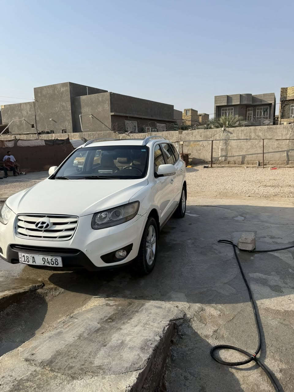 للبيع هيونداي سنتافي موديل 2010
🔹 اللون:ابيض
🔹 ناقل الحركة: أوتوماتيك

✨ المواصفات فول على موديلها:
 • مكيف ثلج ❄️
 • بيها بارد بل الجاملغ الأمامي (عكس السايق)
 • بار بحافة الباب الورّة
 • باقي السيارة مكفولة ونظيفة
 • 

💰 السعر: 150 ورقة 
📍 الموقع:بابل
📞 للتواصل:***********
