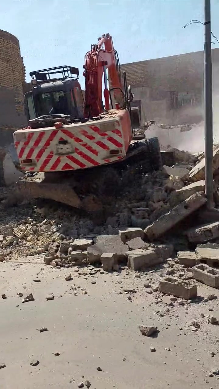 السلام عليكم ورحمه الله وبركاته مكتب علي الطوير  تفليش كافت الدور السكنيه قلع الارضيه دفن اتراب حلو معه سبيس حدل تريميم البيوت تقشير قلع كاشي   كلشي موجود يمنه موجود كادر معه كافت الآليات الاتصال على الرقم ***********
