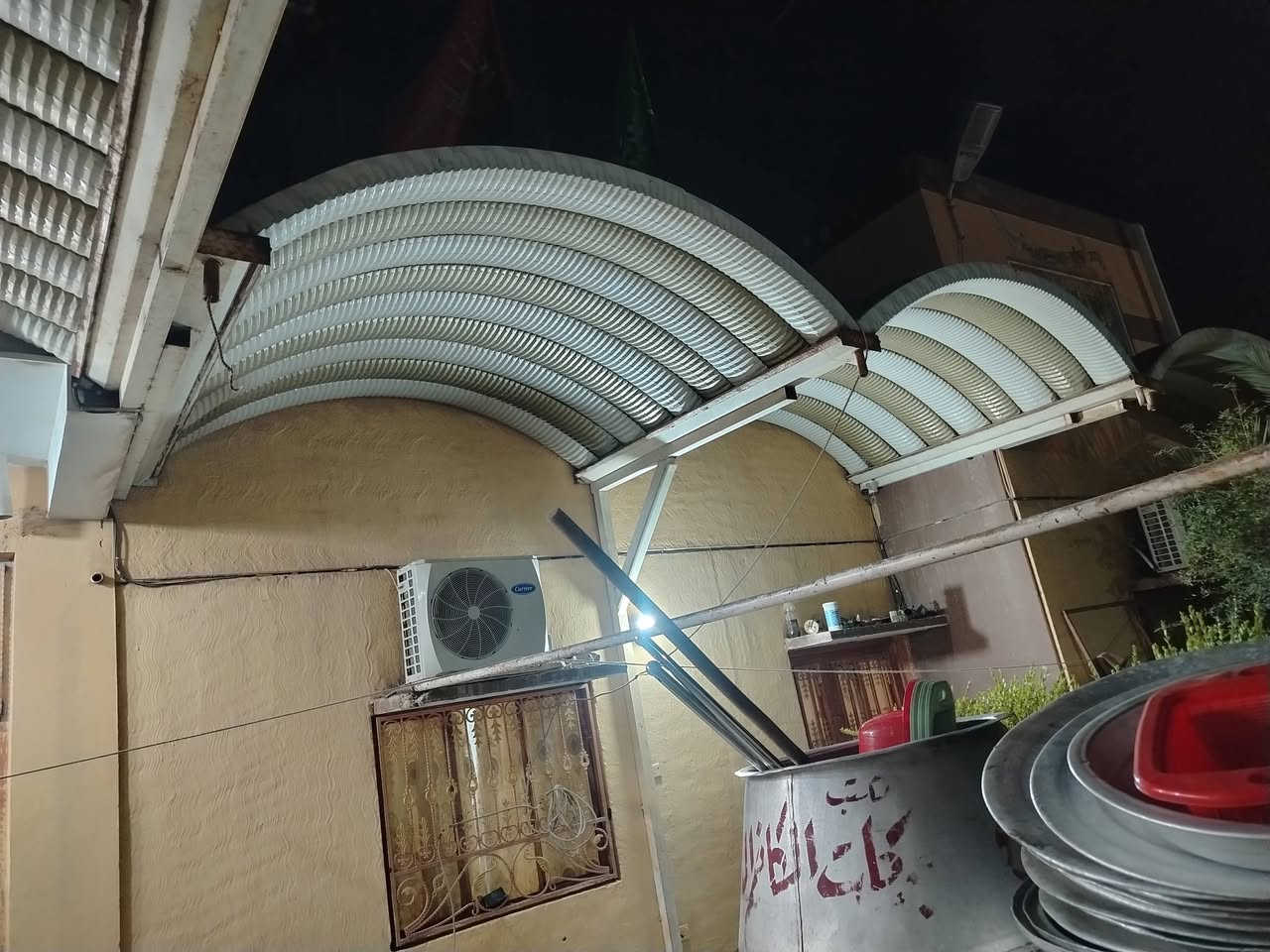 السلام عليكم سقيفه كيسبان ٦٠ متر للبيع سعر المتر ١٥ الف ***********
