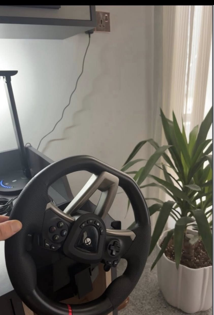 X box steering wheel 
دركسون من شركه اكس بوكس
 
الدرسوت بسه شفتات و كل الأزرار الموجوده بيده التحكم التقليديه مع دواسات قدم اكيد لكن بدون كير 

زاويه دوران 220 درجه 
وايرات كامله 
يتثبت باي ميز مهما كان حجمه 
سعره 150 الف


**إذا كنت صاحب هذا الإعلان وتريد حذفه لأي سبب، رجاءا أرسل رسالة إلى الدعم الفني**