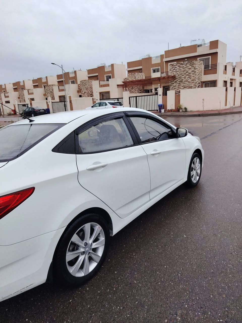 سلام عليكم اكسنت للبيع موديل 14للبيع كلشي موضح بالفحص وصار بيها شبر معجون وصبغ جوا تانكي البانزين كير محرك شرط فول ماعده البصمه فتحه بالسقف وشاشه وكامرا بأسمي وبيها دفتر بانزين /السعر113 وبيها مجال /العنوان كركوك ***********
