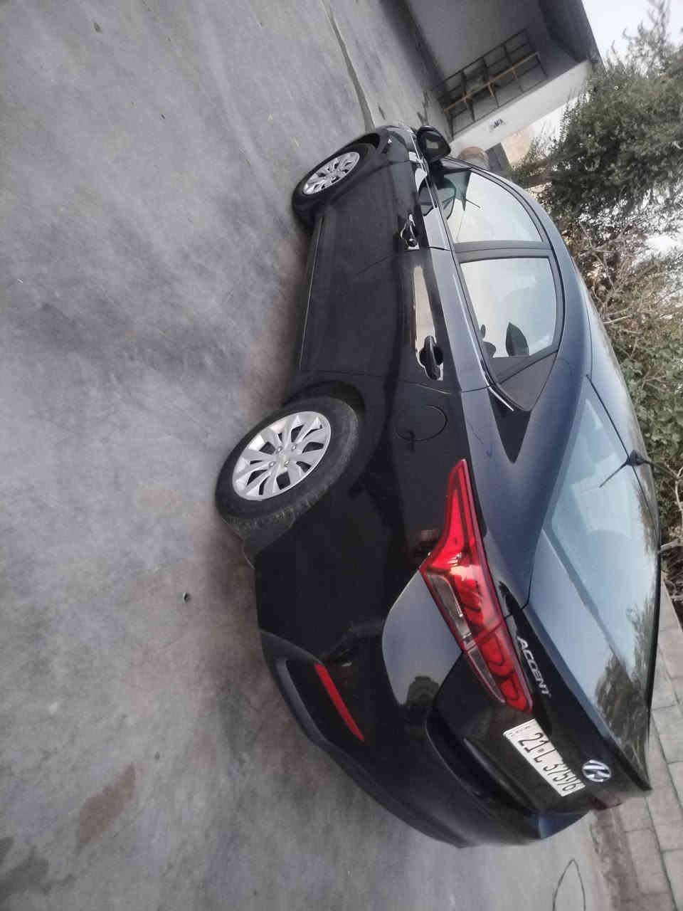 للبيع اكسنت موديل ٢٠٢١ ماشيه ٧٠ كلين السياره جديده بمعنه الكلمه محرك ١٦ شرط وارد أمريكي مكفوله كفاله عامه وضع شركه بيه طخه باب الخلفي وره السايق اقل الشبرالسعر١٢٥ مكان السياره   الحويجة العباسي قرية العيون الشراي يتصل على ***********
