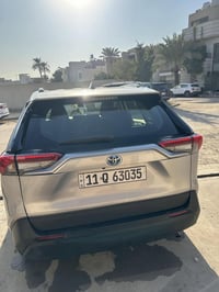 للبيع او مرواس حسب القناعه راف فور xle 2024 سلفر  وارد كندي ياباني اصل...