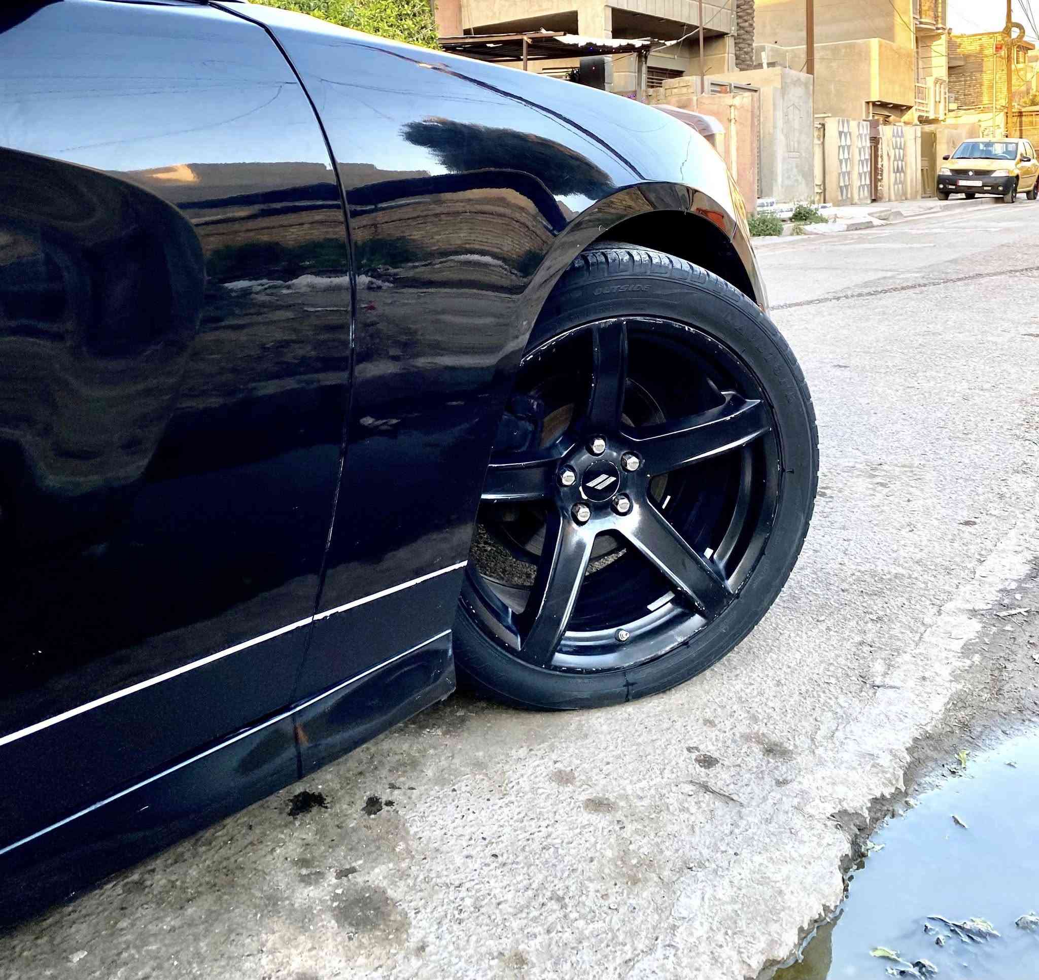 .للبيع جارجر موديل 2020 (فقط اقساط)
( فقط اقساط)sxt

.أللون اسود .

..المواصفات..

.حساسات  خلفيه.

. نقطه عمياء للمري

.شاشه جبيره.

.كامره خلفيه.

.بلوجكترات أماميه.

.كرسي السائق كهربائي. 

. ساون سستم Albina.

. تدفئه كراسيه أماميه.

 

. تشغيل عن بعد .

. حجم المكينه 3,600L.

.المسافه المقطوعه 72 الف

.حجم الويل 20.

.السياره حادث جاملغ امامي صورة الحادث داخل المنشور

.السياره خير من الله كلشي مناقصها 

أمداريها كلش من كل النواحي تجي وتشوفها .

مكاني بغداد الدورة 

***********@
