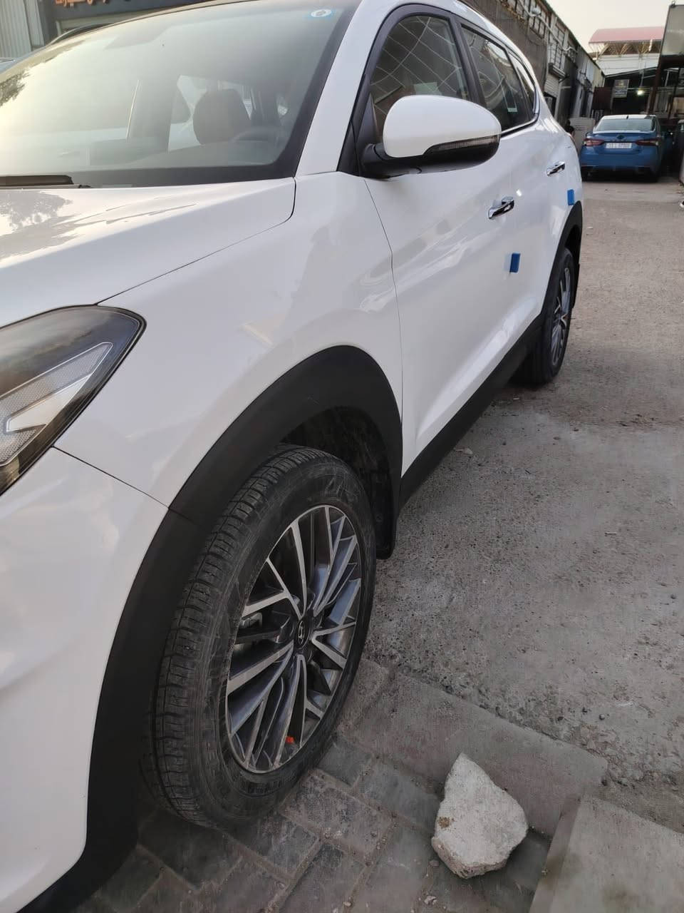 مكلف بل نشر
