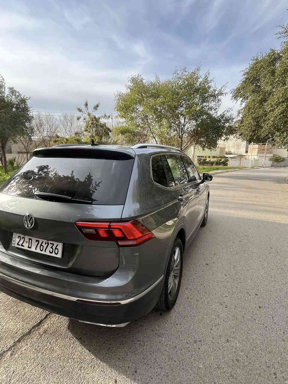 من رخصة الادمن
Volkswagen Tiguan 
فولكسفاغن تيكوان (بانوراما، 7 مقاعد)

موديل :2020 
الصنف : SEL
سعة المحرك :  4 سلندر 2.00cc turbo 
^محرك مفتوح ^ شرط لا صرف ولا بخار ^
  
الوارد : وارد امريكا :- حادث خفيف(صبغ بنيد وربع جامرلغ نفسه معدل بارد ) 

رقم الشاصي: 3VV3B7AX5LM121864
اللون الخارجي : فيلي 
اللون الداخلي : جلد اسود
قراءة العداد :48الف ميل

الرقم : اربيل- العراق - تحويل وكاله 

السعر :17,900$ / 179 ورقه 

الاضافات

- مقود D وS
- بانوراما
- 7 راكب
- رادار امامي خلفي
- شاشه كبيره
- شاحن واير ليس
- حساس مرايا جانبيه (نقطه عمياء) 

- ويل كب بلون سياره
-  تبريد خلفي وامامي
-  نظام مساعدة عدم الانحراف عن الطريق 
- نظام carplay wireless 
-  شاشة وسطية
-  نظام النقطة العمياء 
-  هاند بريك بصمة + اوتوو هولد
- نظام توقف تلقائي عند الرجوع
 -  كاميرة خلفية بدقة عالية 
 -  نوع مقعد السايق: كهربائي - جلد - تدفئة
 
-  المصابيح:   - إضاءة ليد
  

مكان سياره كركوك 
***********
