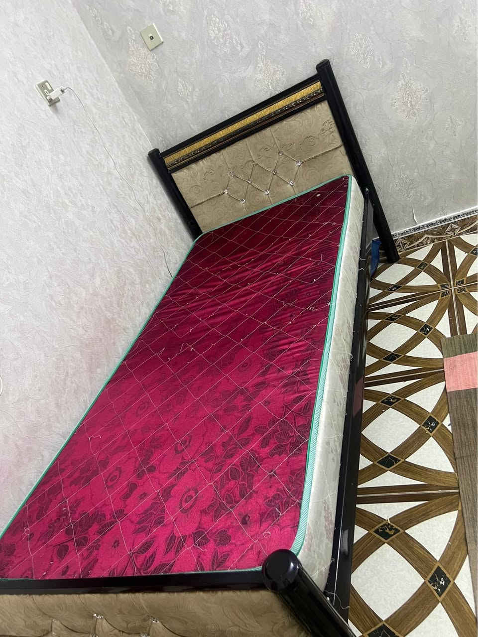 السلام عليكم ، للبيع جربايه ام نفر مستعلمه فقط شهر واحد وجديده كلشش ولابيها زلغ ولا كسر ولا ايشي كلشي مابيها وجديده بس استعملناها لمدة شهر واحد فقط ، سعرها ب100 الف وبيها مجال ، بس بدون المندر لان مندرها ب٥٠ اخذته 
مكاني البصره القديمه ، رقمي *********** البصرة, العراق
