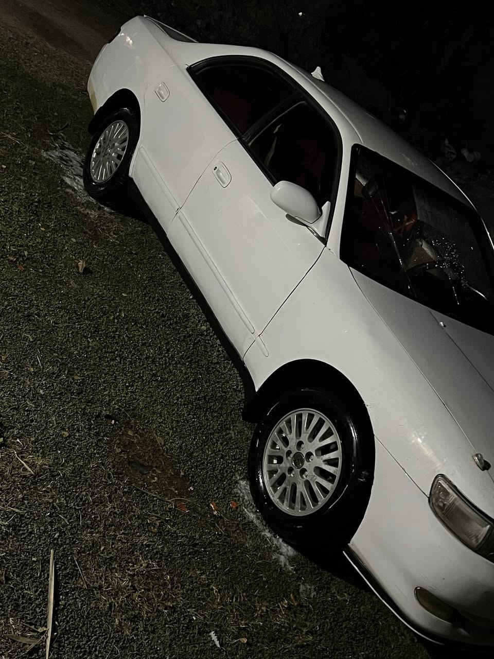 السلام عليكم شيزر موديل 1994 مكينه VVt كير مكينه مكفولات رقم بغداد دولي صفر غرامات سنويه ل 2030 تبريد ثلج السياره بلاديه بيها رشات صبغ قليلات السياره بسمي دوشمه جديده تخم تاير السياره نضيفه مال جناي للاتصال ***********
