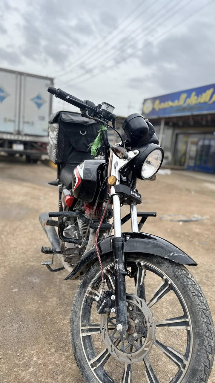 سلام عليكم شاينك مديل 2023ساله من طالعه ٤ شهر نضيفه دراجه كامله من كلشي شغل وطلع سعره ١٢٥٠  سعر مليون وميتين وخمسين  عنواني ناصريه مركزً. شراي يتفضل خاص أو يتصل ***********
