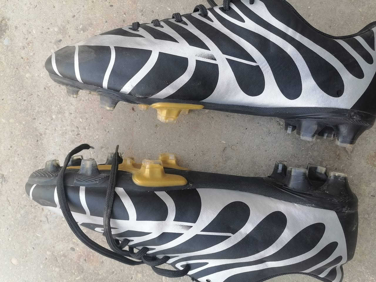 لابچين للبيع قياس 44 ماملبوس *********** حي الزهور
