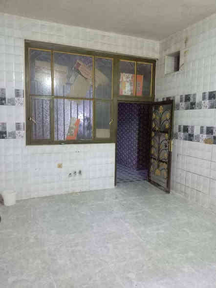 على بركة الله يوجد بيت ركن 200م للبيع غرفتين نوم صاله استقبال مطبخ حار وبارد مجموعة صحية داخليه وخارجيه بيت جديد ستوه كمل بناء درجة اولى حي اور الثانية ركن مقابيله حديقة 
الفرع إلي يم انور ابو المطعم 
الاتصال على الرقم ***********
